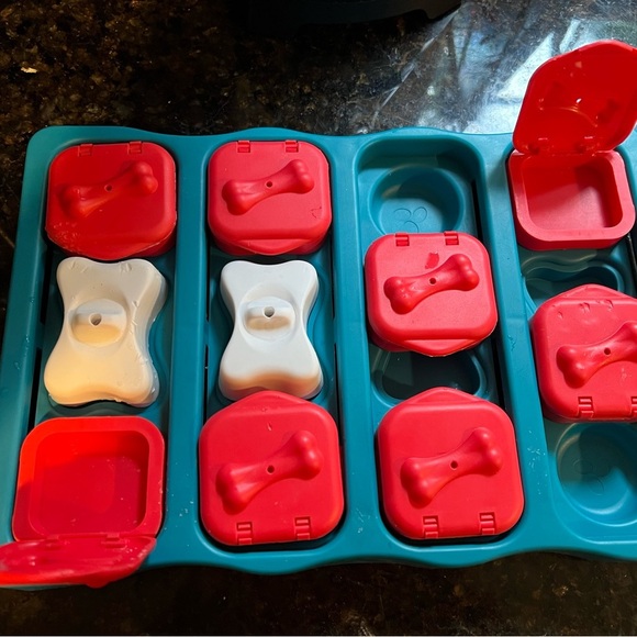 Nina Ottosson by Outward Hound Dog Brick - Picture 2 of 5